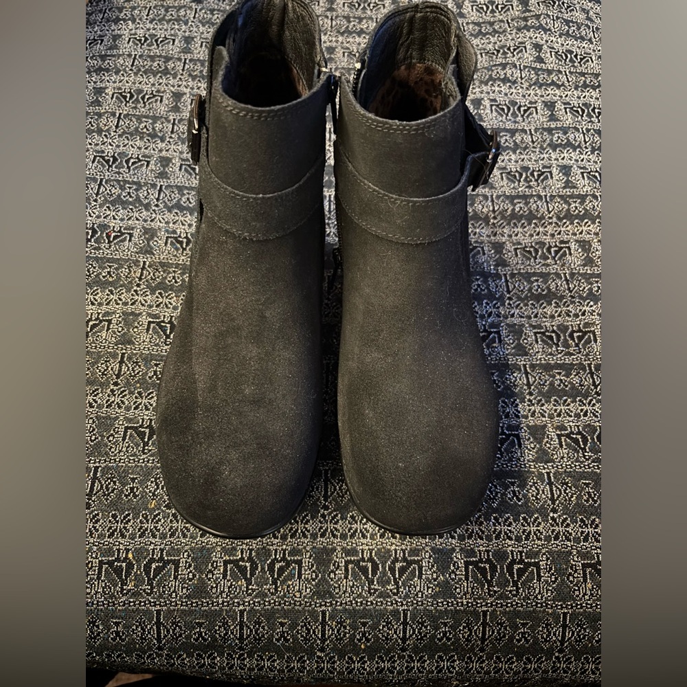 Sketchers Black womens Boots with Buckle